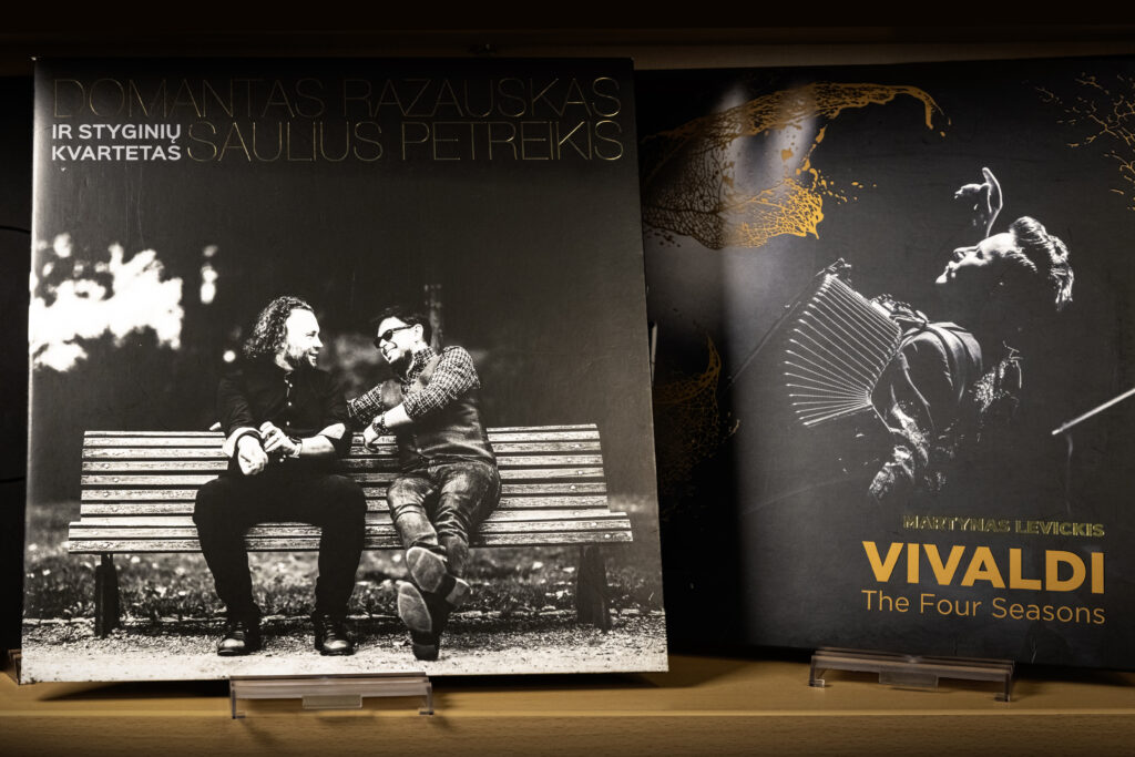 Muzikos potvynis vinilo plokštelėse